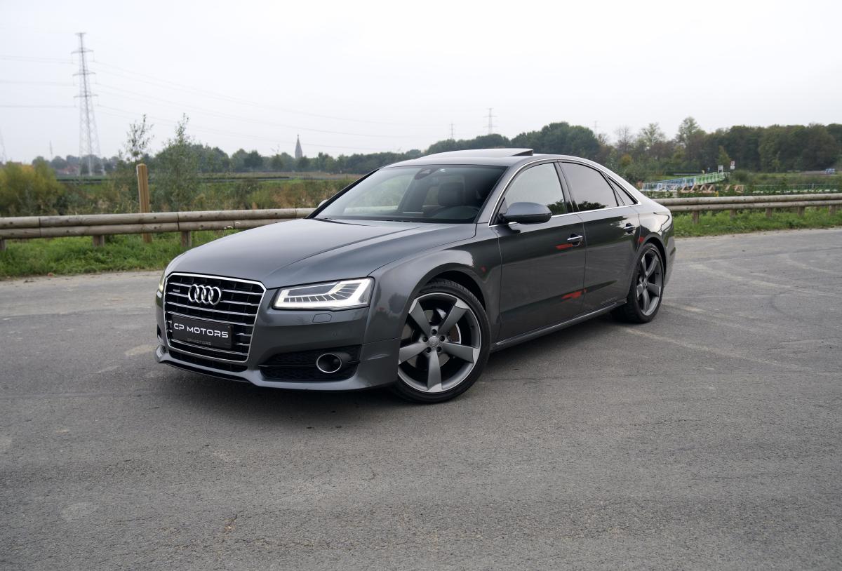 AUDI A8 