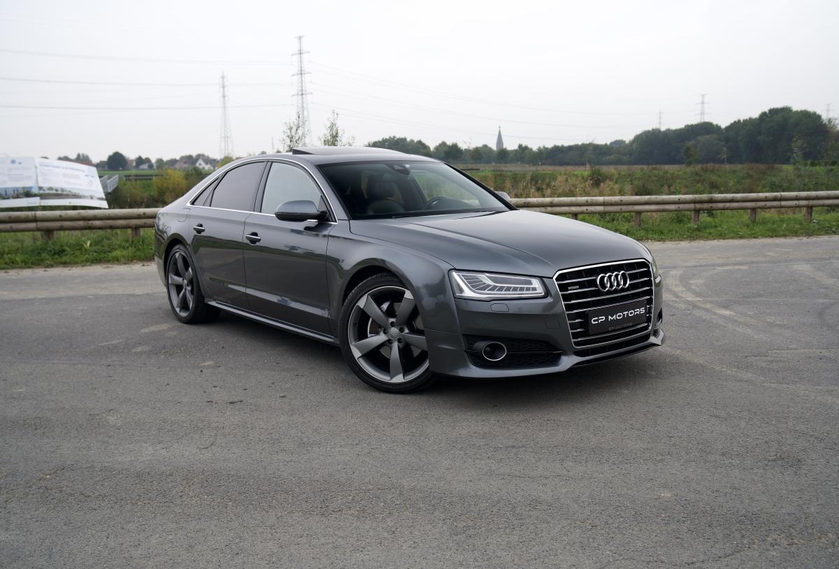 AUDI A8 