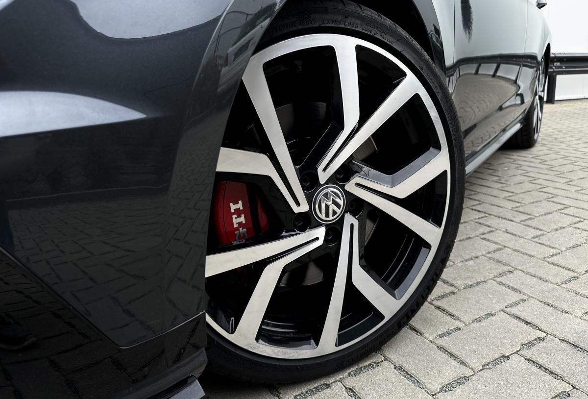 VOLKSWAGEN GOLF GTI CLUBSPORT