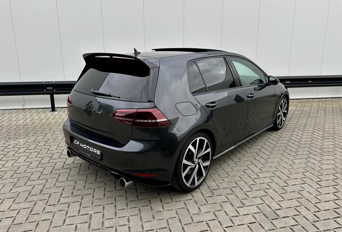 VOLKSWAGEN GOLF GTI CLUBSPORT