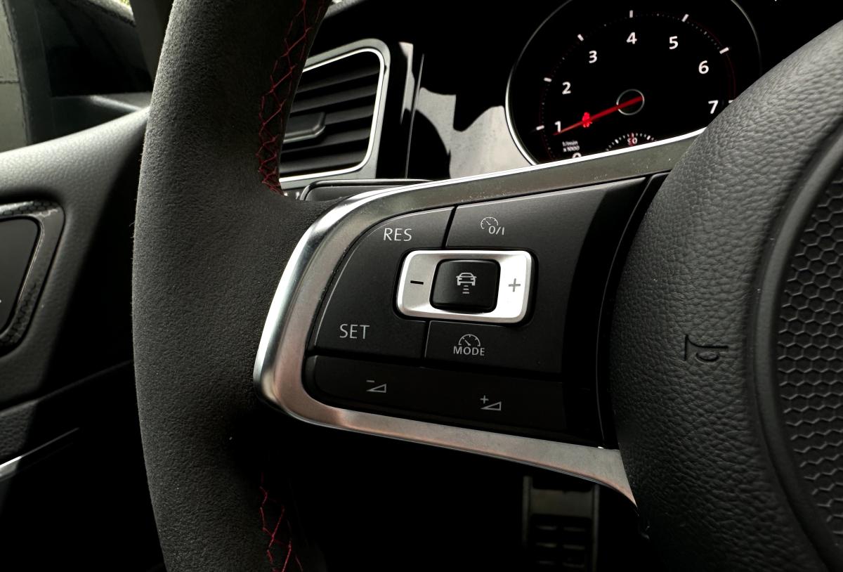 VOLKSWAGEN GOLF GTI CLUBSPORT