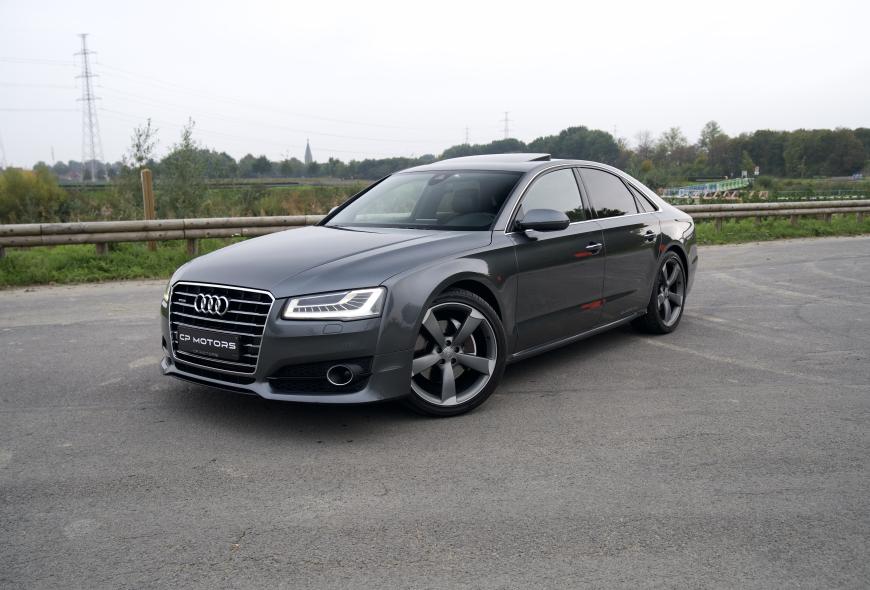 AUDI A8 